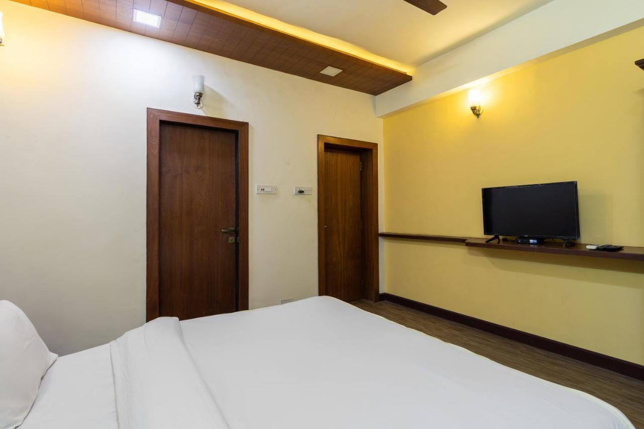 Capital O 47539Capital O Umbergaon Club Hotel Umargām Exterior foto